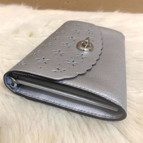 COACH Silver Laser Perforated Leather Turnlock Chain Strap Clutch XBody F58072 - Picture 7 of 16